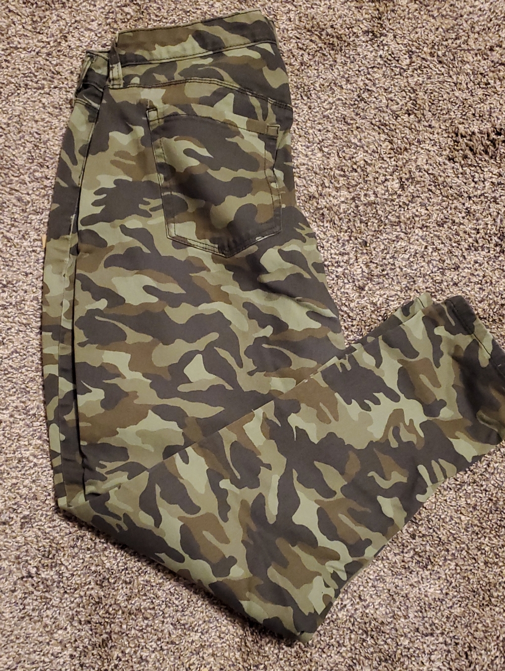 Women's Camouflage Skinny Jeans - Olive Camo